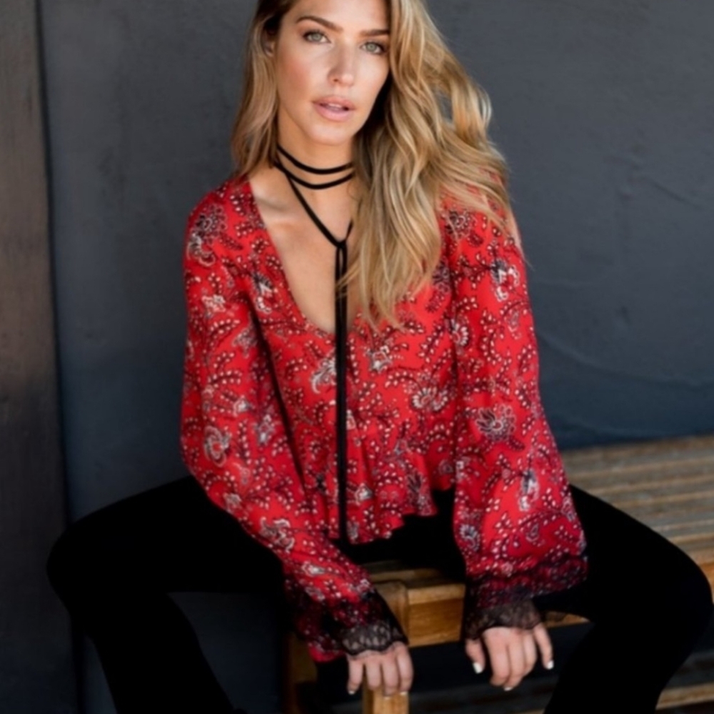 Cinq A Sept Vermillion Jemma Red Paisley Silk Blouse Top Size XS Vamp Whimsigoth